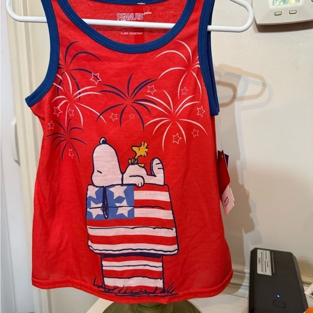 NWT Peanuts Snoopy Pajama Set - size 4